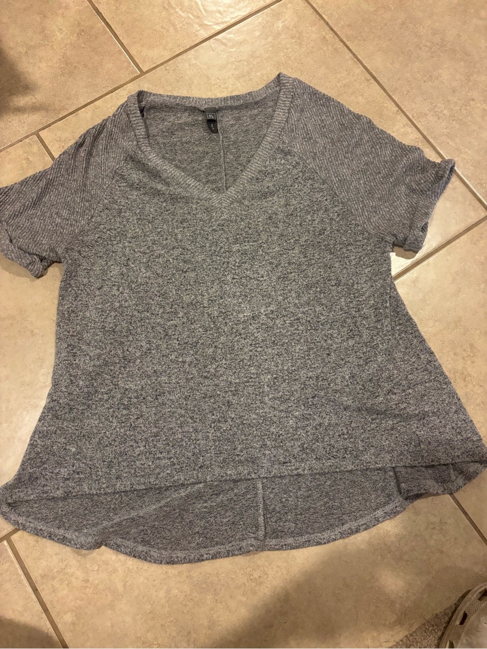 Alya Heathered Gray V-Neck Short Sleeve Tee